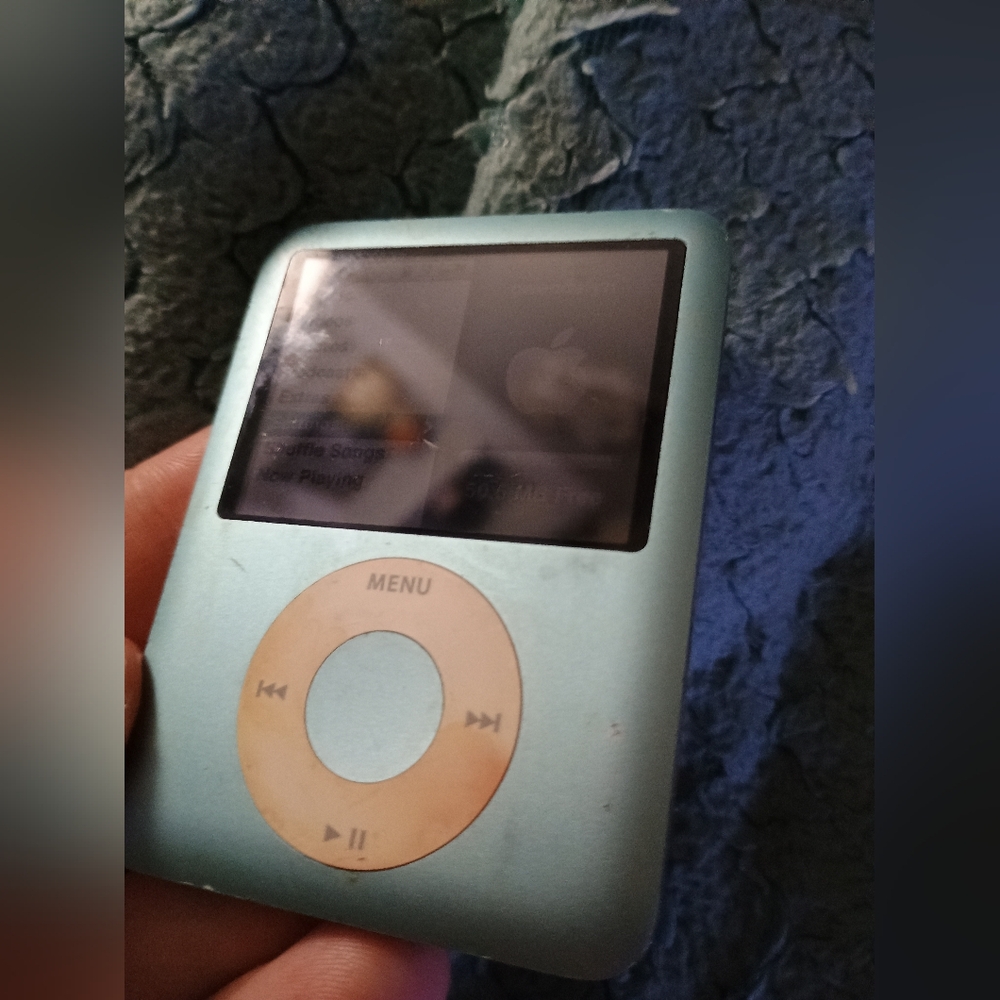 Apple iPod Nano 3rd Generation BLUE 8GB